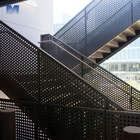 Balustrades et main courante en aluminium Balustre en métal Clôture moderne Intérieur Mme Parapet Tuyau carré Conception Ciment Balcon Garde-corps Hauteur