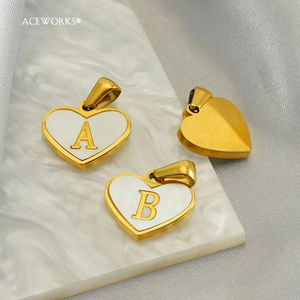 Colgante con Inicial en Forma de Corazón |   Colgante de Letra Inicial Personalizado de Acero Inoxidable de 16 mm con Baño de Oro PVD de 18K para Fabricación de Joyería DIY - Product Image 3