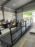 Podium de Scène Extérieur en Aluminium à Quatre Pieds avec Plateforme Noire Thermolaquée pour Événements et Mariages - Conception d'Usine Certifiée