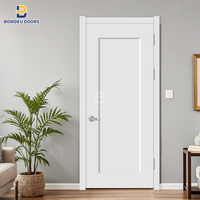 Porte en bois pré-peinte blanche en panneau composite, pré-montée, prête à peindre, pour projets d'intérieur (appartements, hôtels), vente en gros
