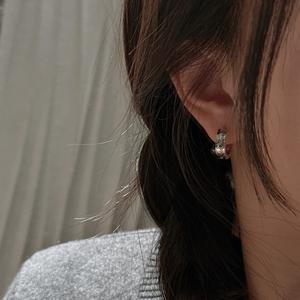 Boucles d'oreilles en argent pur S925, glace pilée, avec un design artistique simple et luxueux, accessoires d'oreille scintillants - Product Image 3
