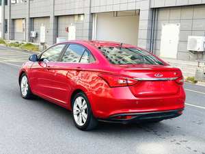 Prix de départ pour voiture d'occasion Chery 2017 Arrizo 5 1.5 CVT Édition Luxe Automatique Rouge Extérieur Puissant et Économe en Carburant Voiture d'occasion à essence - Product Image 4