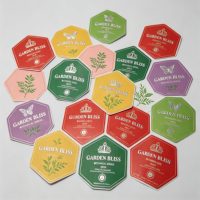 Autocollant métallique gaufré personnalisé imprimé, étiquette imprimée pour bouteille de vin rouge ou de parfum