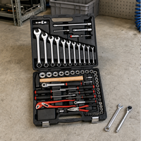 Kit d'outils de mécanicien 93 pièces en acier au chrome-vanadium forgé, comprenant un jeu de clés à douilles, un tournevis combiné et des pinces à bec effilé