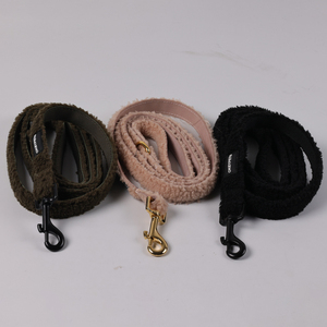 Set Personalizzato di Pettorina e Guinzaglio per Cani in Sherpa, Pettorina Anti-Trazione con Dispenser per Sacchetti Igienici per Cani Piccoli, Medi e Grandi - Product Image 4