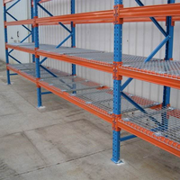 Étagère de stockage de palettes à poutres transversales robustes pour zone de manutention, avec 5 niveaux et configuration haute densité