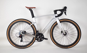 Bicicletta da Strada TWITTER GRAVEL V3 RS-24S in Fibra di Carbonio, 24 Velocità, Freni a Disco Doppi, Design Leggero, Compatibile con Portapacchi - Product Image 3