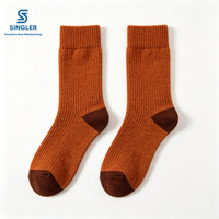 Chaussettes en laine mérinos durables toutes saisons pour hommes avec construction sans couture aux orteils et soutien de la voûte plantaire pour une utilisation prolongée en randonnée