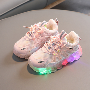 Zapatos Deportivos de Malla Transpirable de Alta Calidad con Luces LED para Niños, Zapatillas Modernas para Niños y Niñas, Estilo Casual para Correr y Caminar - Product Image 4