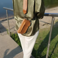 Bolso bandolera Mini ranura para tarjeta Bolso bandolera de lujo de cuero Bolso bandolera para mujer con correa para guitarra