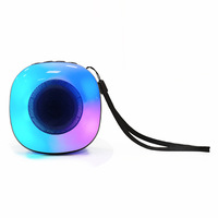 Altavoz Portátil para Exteriores con Luces RGB Creativas, Ideal para Cine en Casa, Fiestas, Computadora, con Micrófono Integrado, Reproducción por Tarjeta TF y Auxiliar