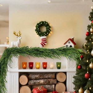Guirlande de Noël artificielle Yan Ju 1,8 m, en rotin de pin bicolore, vert dense, pour la décoration de la maison, de la table et de la cheminée - Product Image 2
