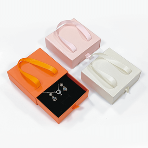 Caja de joya bán buôn hình vuông trượt ngăn kéo Hộp nhẫn gấp đồ trang sức vòng cổ Phụ kiện bao bì hộp với xử lý - Product Image 1