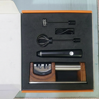 Ensemble cadeau de cuisine 2-en-1 : mousseur à lait électrique rechargeable par USB et aiguiseur de couteaux à 4 étapes, emballage premium pour la cuisine