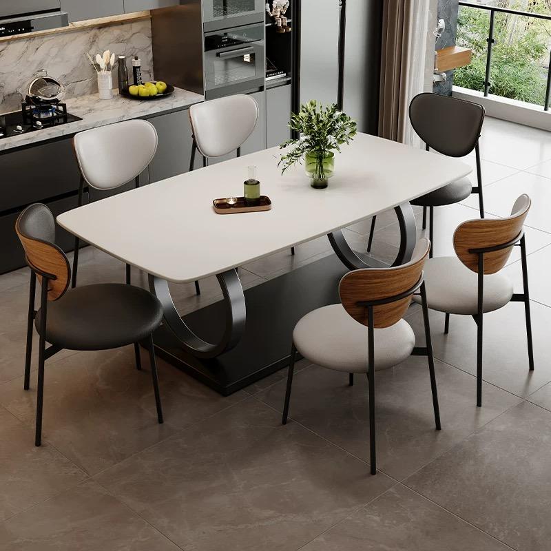 One table with four chairs