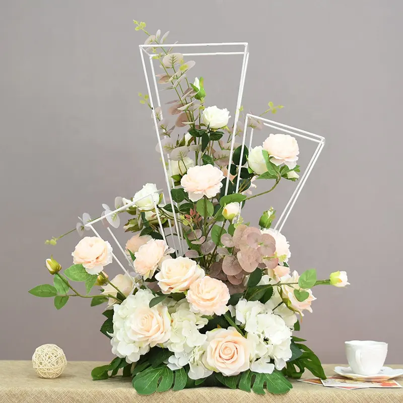 Peça Central Da Tabela Do Casamento Decoração Vaso Moderno Artesanato de Ferro Ouro C2206 Arco Artificial Rose Flower Stand de Exibição Para Venda