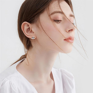 Serie Perros - Novedad: Pendientes de botón minimalistas y exquisitos de aleación con micro pavé de diamantes de imitación, diseño <span class=keywords><strong>Beagle</strong></span>, accesorios versátiles para el día a día. - Product Image 5