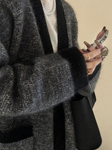 <span class=keywords><strong>Cardigan</strong></span> long oversize à col en V <span class=keywords><strong>gris</strong></span> <span class=keywords><strong>foncé</strong></span> mélangé, style Old Money, esthétique coréenne, pour <span class=keywords><strong>femme</strong></span>, automne 2025, tricot ample, 100% acrylique - Product Image 4