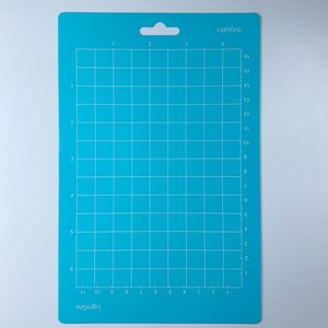 <span class=keywords><strong>Outils</strong></span> de découpe pour <span class=keywords><strong>Cricut</strong></span> <span class=keywords><strong>Maker</strong></span>, tapis de découpe adhésif quadrillé antidérapant pour l'artisanat, 12*8 pouces, 15 ans d'expérience en usine - Product Image 2