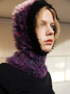 Chapeau de <span class=keywords><strong>cagoule</strong></span> poilu de marque de niche britannique chapeau de pull poilu chaud et polyvalent pour femmes vêtements décontractés quotidiens à la mode - Product Image 1