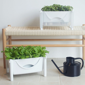 Pot de plante intelligent à arrosage automatique, design rond, fabriqué en Corée, avec réservoir d'irrigation au fond pour plantes d'intérieur - Product Image 4