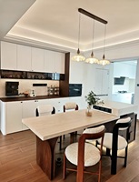 Buffet de style crème personnalisé, armoire de rangement en bois massif avec tiroirs et rangements ouverts