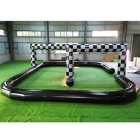 Piste de course de voiturette gonflable à carreaux