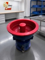 Machine de polissage vibratoire Longyanxing LYH-Z30 30L avec cuve de finition 3D et revêtement en PU pour l'ébavurage et le chanfreinage des pièces métalliques CE