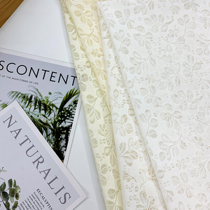 Tessuto in Rete Trasparente con Motivo Floreale Bianco in Poliestere per Tende, Abiti da Donna e Tessuti per la Casa - Product Image 1