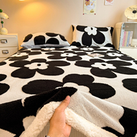 Couverture en polaire sherpa double face, douce et épaisse, jacquard fleuri 3D, pour lit ou canapé
