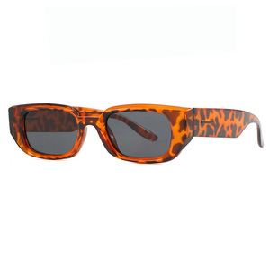 Trendy kleine rechthoekige vintage plastic zonnebrillen met zwart montuur, op maat gemaakte logo's, groothandel voor dames en heren, vierkante zonnebrillen - Product Image 6