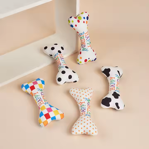 Venta al por mayor respetuoso con el medio ambiente lindo perro hueso juguetes tela chirriante Feliz cumpleaños masticar juguetes para perros - Product Image 2