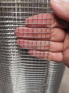 Malla de Alambre Soldada Galvanizada por Inmersión en Caliente para Construcción, Cercas y Agricultura - Product Image 3