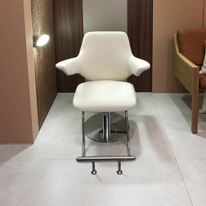 Sillón de Barbería Profesional XDL <span class=keywords><strong>Beauty</strong></span> <span class=keywords><strong>Salon</strong></span>, Material de Cuero, Altura Ajustable, Reposapiés Ajustable para Uso en Barberías - Product Image 1