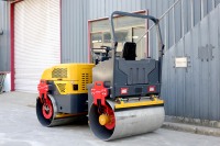 Rouleau Compacteur Vibratoire à Bas Prix 1, 2 et 3 Tonnes – Mini-Compacteur Routier Autoporté pour Asphalte
