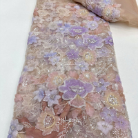 Tissu en dentelle brodée de fleurs perlées de 120 cm de large