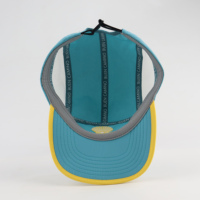 Casquette de course personnalisée en gros à 5 panneaux avec logo brodé, visière souple, maille respirante, imperméable, non structurée, en nylon pour le camping