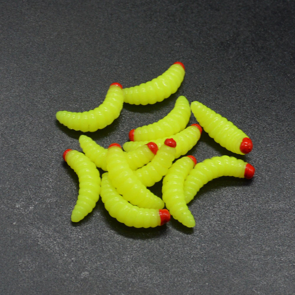 Cabeza roja amarilla brillante