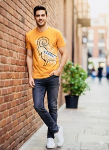 เสื้อยืดแขนสั้นคอกลม ผลิตจากผ้า TC หมายเลข 34S/J หนัก 150-160 กรัมต่อตารางเมตร สีส้ม พร้อมลายพิมพ์ด้านหน้า - Product Image 2