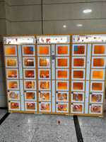 Casier de distribution automatique intelligent en libre-service avec portes en acrylique, paiement par carte et code QR pour produits de détail