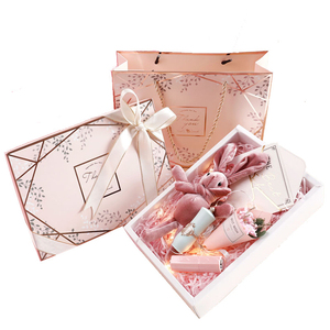 Wholesale square portable luxury packaging boxes gift box with ribbon lid