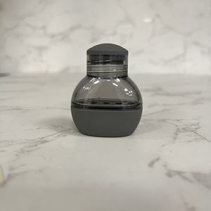 Nouvelle Brosse Applicatrice de Sérum Capillaire Portable avec Logo Personnalisé pour la Croissance des Cheveux et l'Application de Médicaments sur le Cuir Chevelu - Product Image 3