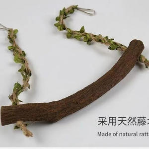 Jugando con el columpio de vid para evitar ser mordido por el juguete de loro de jaula de pájaros de madera maciza - Product Image 4
