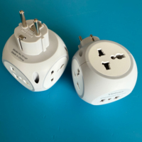 Adaptateur de voyage EU Plug Universal Outlets Extender avec USB et Type C
