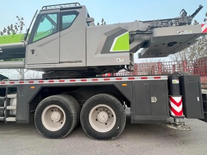 Grue tout-terrain Zoomlion ZTC700H 70 tonnes d'occasion en excellent état, montée sur camion, équipement industriel, moteur Weichai - Product Image 5