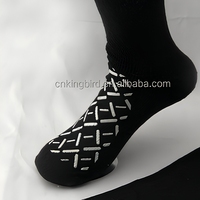 Taille personnalisée Chaussettes hospitalières jetables adultes antidérapantes Motif de points anti-dérapant et antibactérien