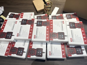 Scanner Diagnostico <span class=keywords><strong>Auto</strong></span> V519 OBD2, Supporto 10+ Lingue, Lettore Codici Portatile, Rilevatore Guasti Motore, Plug & Play 12V per SUV e Camion - Product Image 2