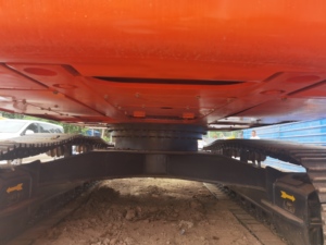 Excavatrice sur chenilles DOOSAN DX340LC d'occasion 2022, 2000h, 34 tonnes, avec moteur, pompe et engrenages, prête à être expédiée - Product Image 5