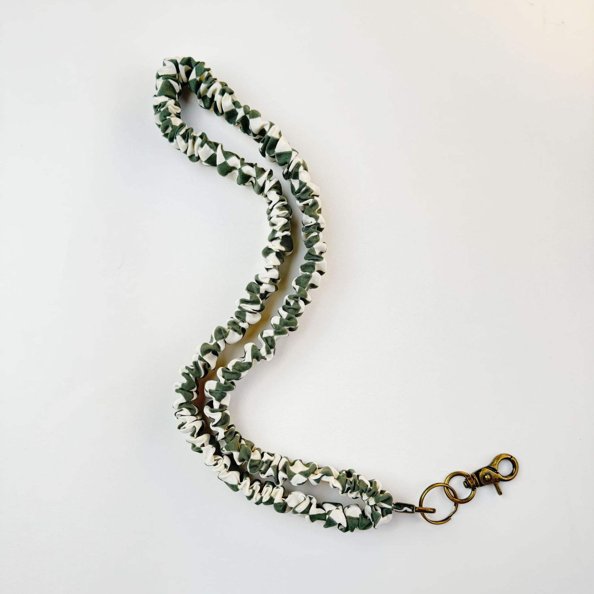 สีเขียวเข้ม