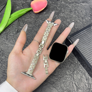 สายนาฬิกาข้อมือโลหะประดับเพชร Clover Bling หรูหราจาก Upro สำหรับ Apple Watch Series 11 10 9 8 7 SE สายรัดข้อมือแบบกำไลสำหรับผู้หญิง - Product Image 5